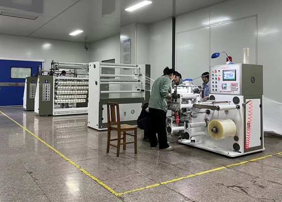 多軸纏繞機(jī)，煙包膜拉線(xiàn)分條機(jī)應(yīng)用案例