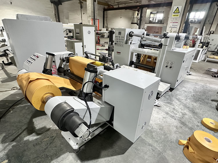 雙擺臂分切機(jī) 雙擺臂分切機(jī)